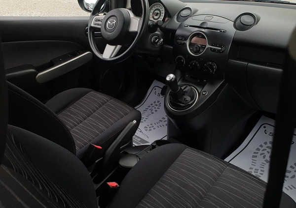 Mazda 2 cena 17700 przebieg: 190000, rok produkcji 2008 z Łazy małe 379